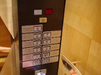 カード付きエレベーター