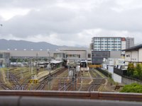 高山駅・・・見えるのは並走した特急列車か？