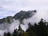 雲が湧く西穂高岳